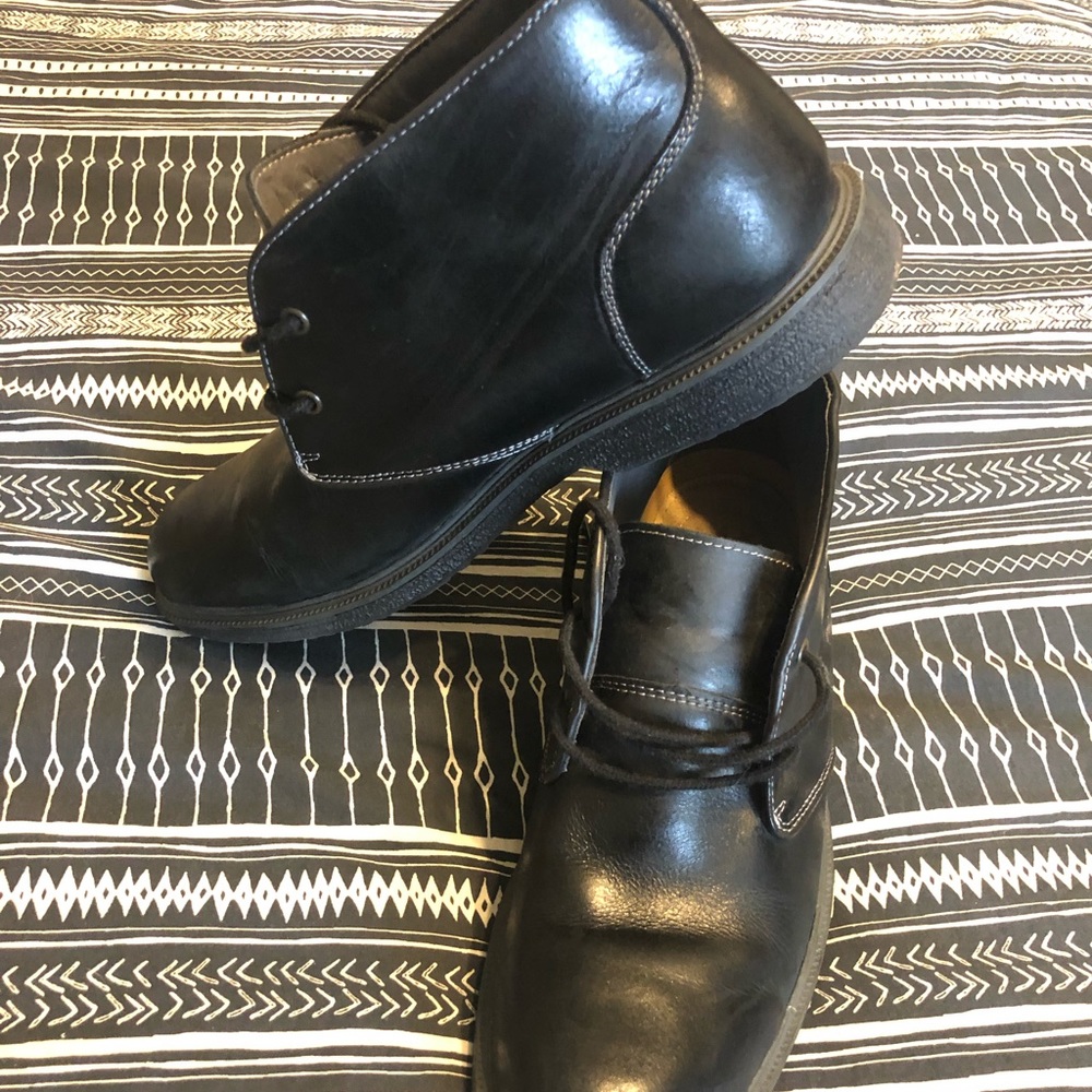 Men’s Black Leather Chukka Boots